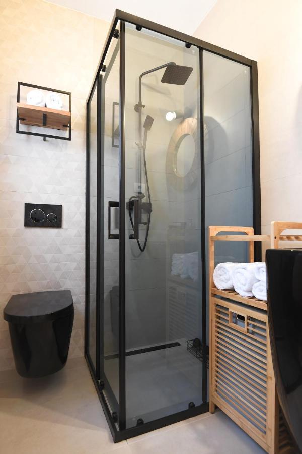 Apartments Camellia 扎达尔 外观 照片