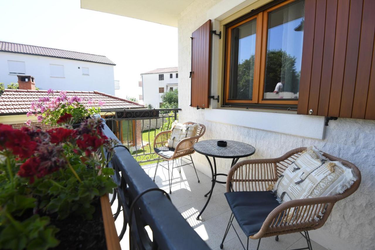 Apartments Camellia 扎达尔 外观 照片