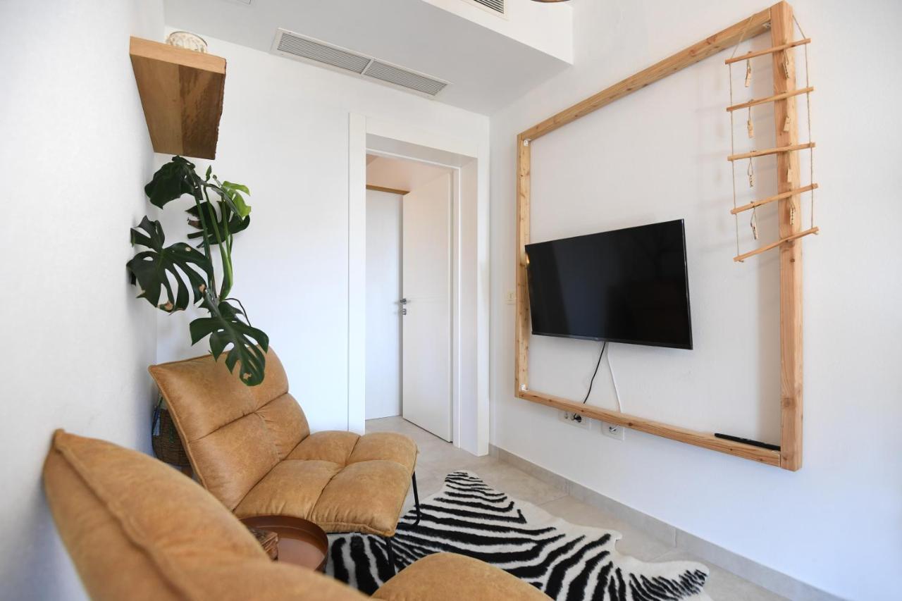 Apartments Camellia 扎达尔 外观 照片