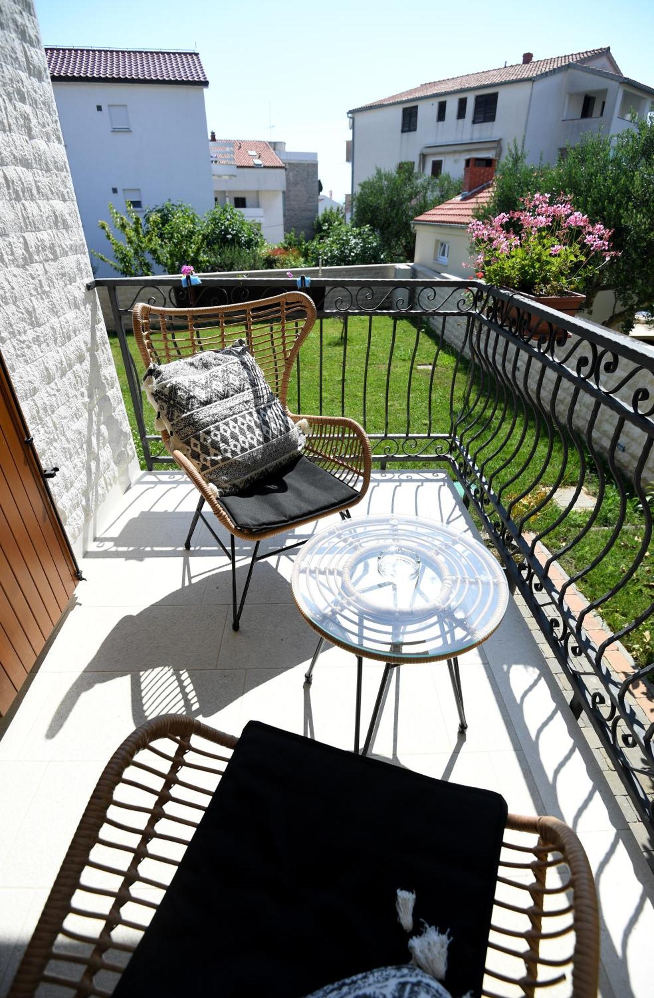 Apartments Camellia 扎达尔 外观 照片